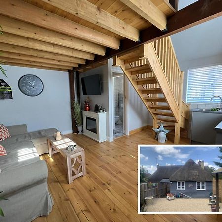 The Shack - Thatched Self Contained Annex Collingbourne Ducis Exterior foto