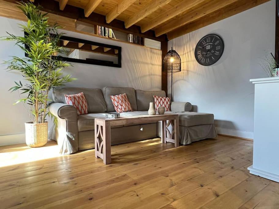The Shack - Thatched Self Contained Annex Collingbourne Ducis Exterior foto
