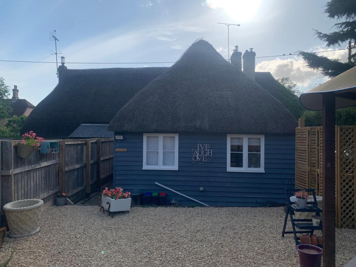 The Shack - Thatched Self Contained Annex Collingbourne Ducis Exterior foto